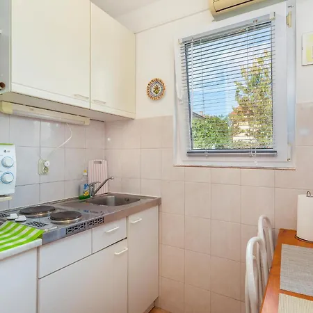 Lägenhet Beautiful In Linardići