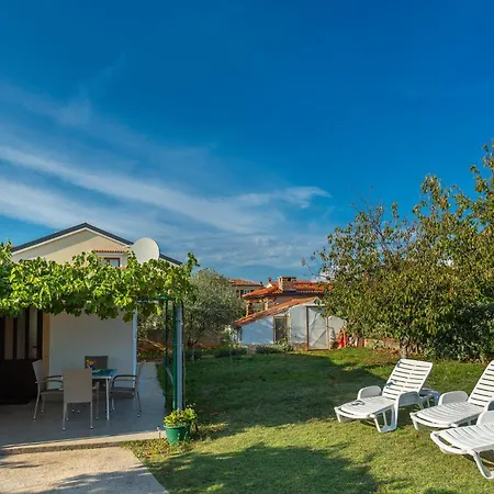 Lägenhet Beautiful In Linardići